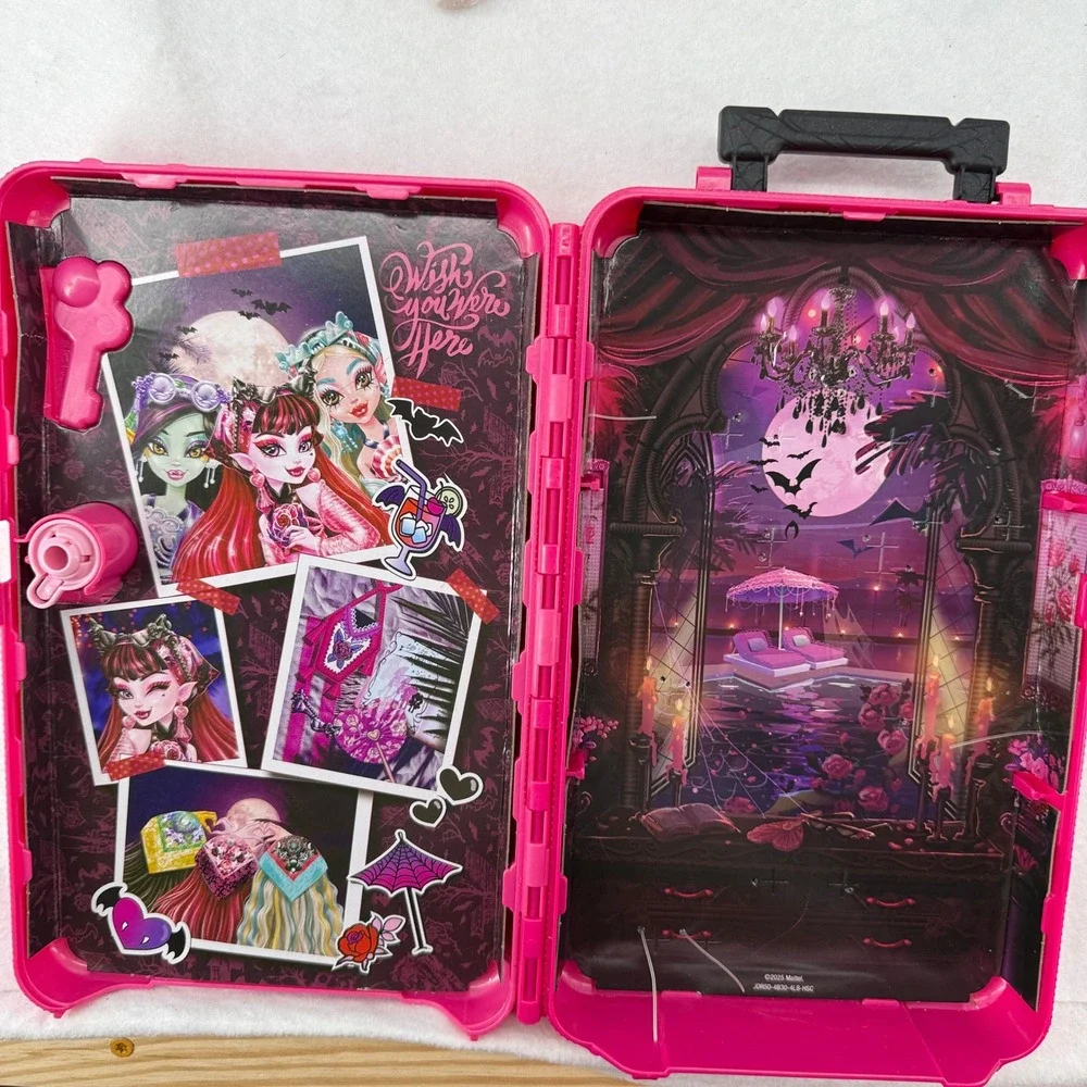 Monster High Draculaura Doll Travel Case Playset Pink Coffin Suitcase JDR50